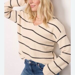 Evereve Vera pull over sweater in Cream and Black Striped Women's Sweater Size m